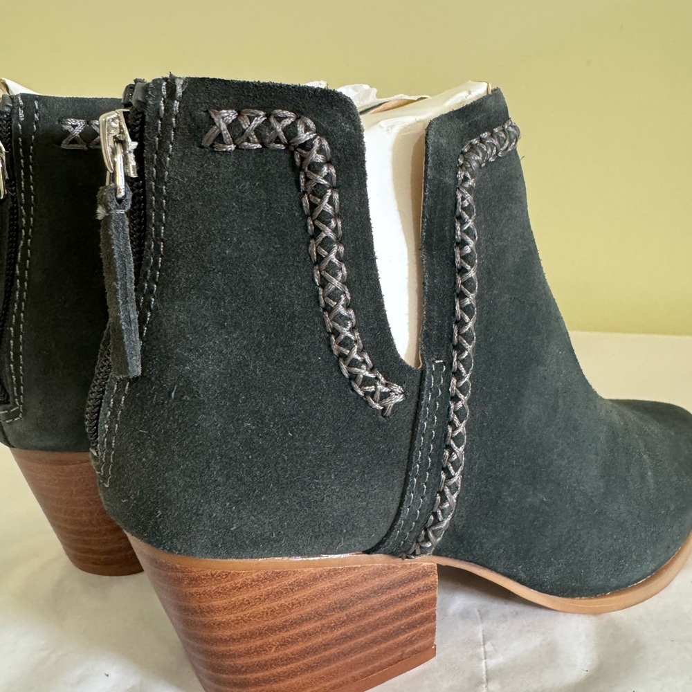 NEW Dolce Vita Dylan Suede Stacked Heel Boots Booties Size 7 - Picture 6 of 10